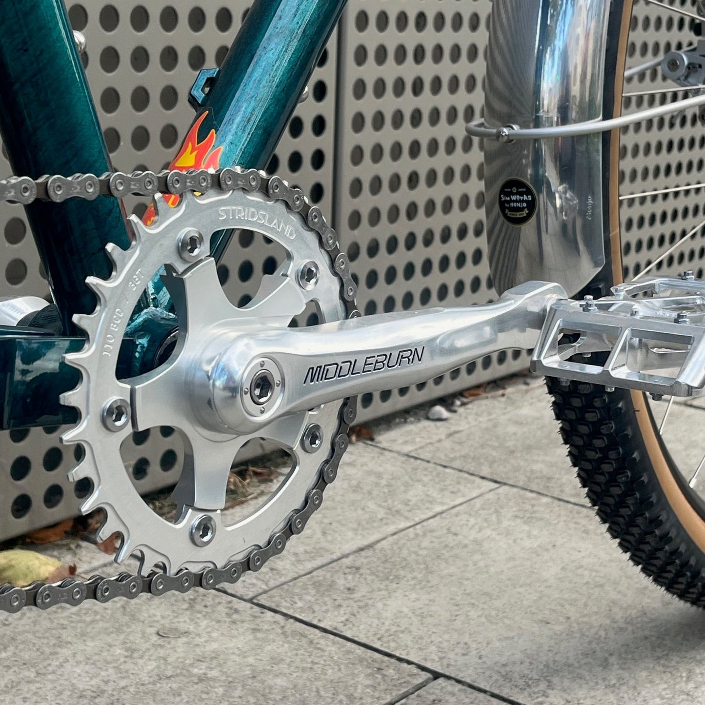 Self Extracting Crank Bolts