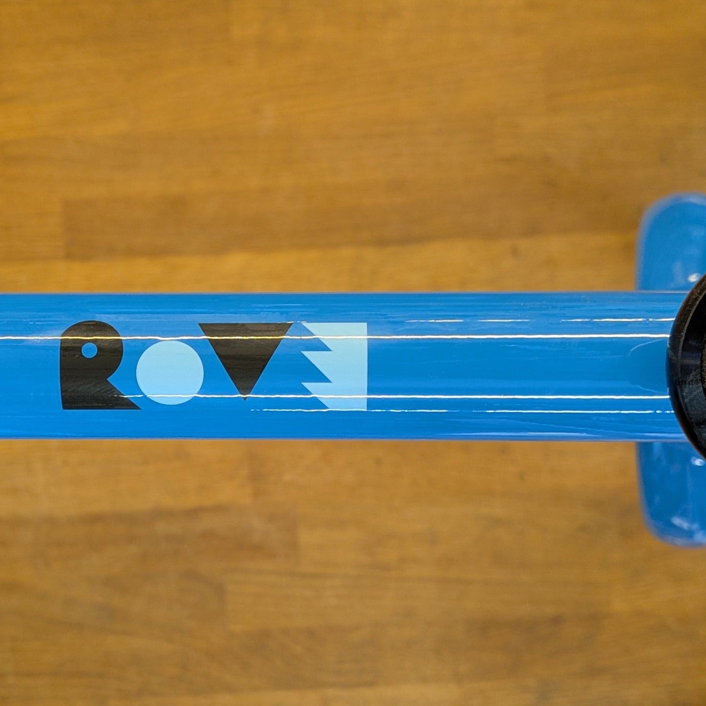 Kona - Rove DL - 56 - Gloss Azure Blue