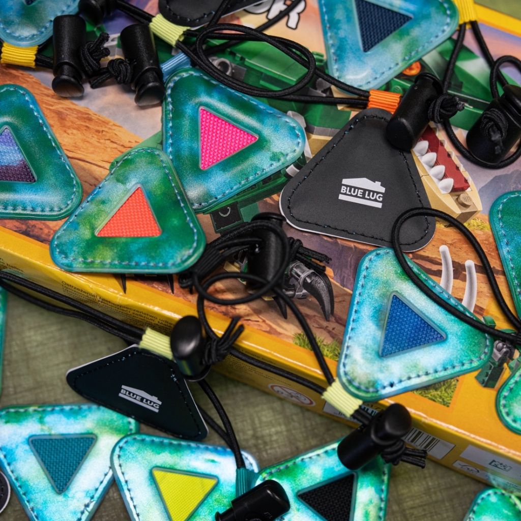 Blue Lug -  Triangle Reflector - Mini (earth dye)