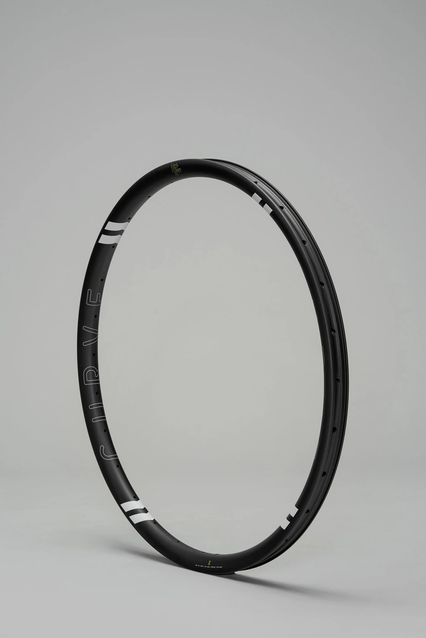 Curve Cycling -  Dirt Hoops Carbon Rim